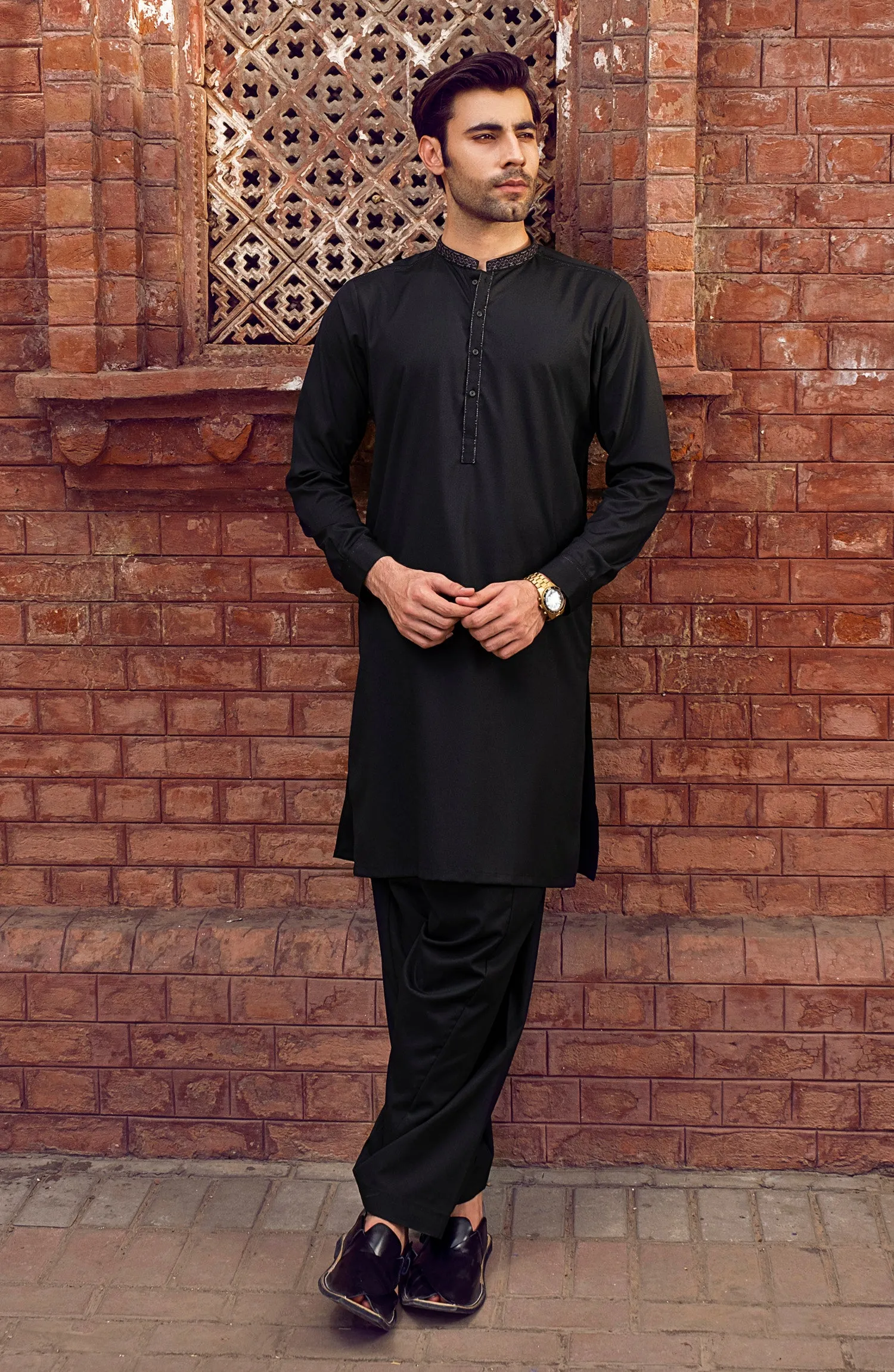 BLACK EMBROIDERED SUIT