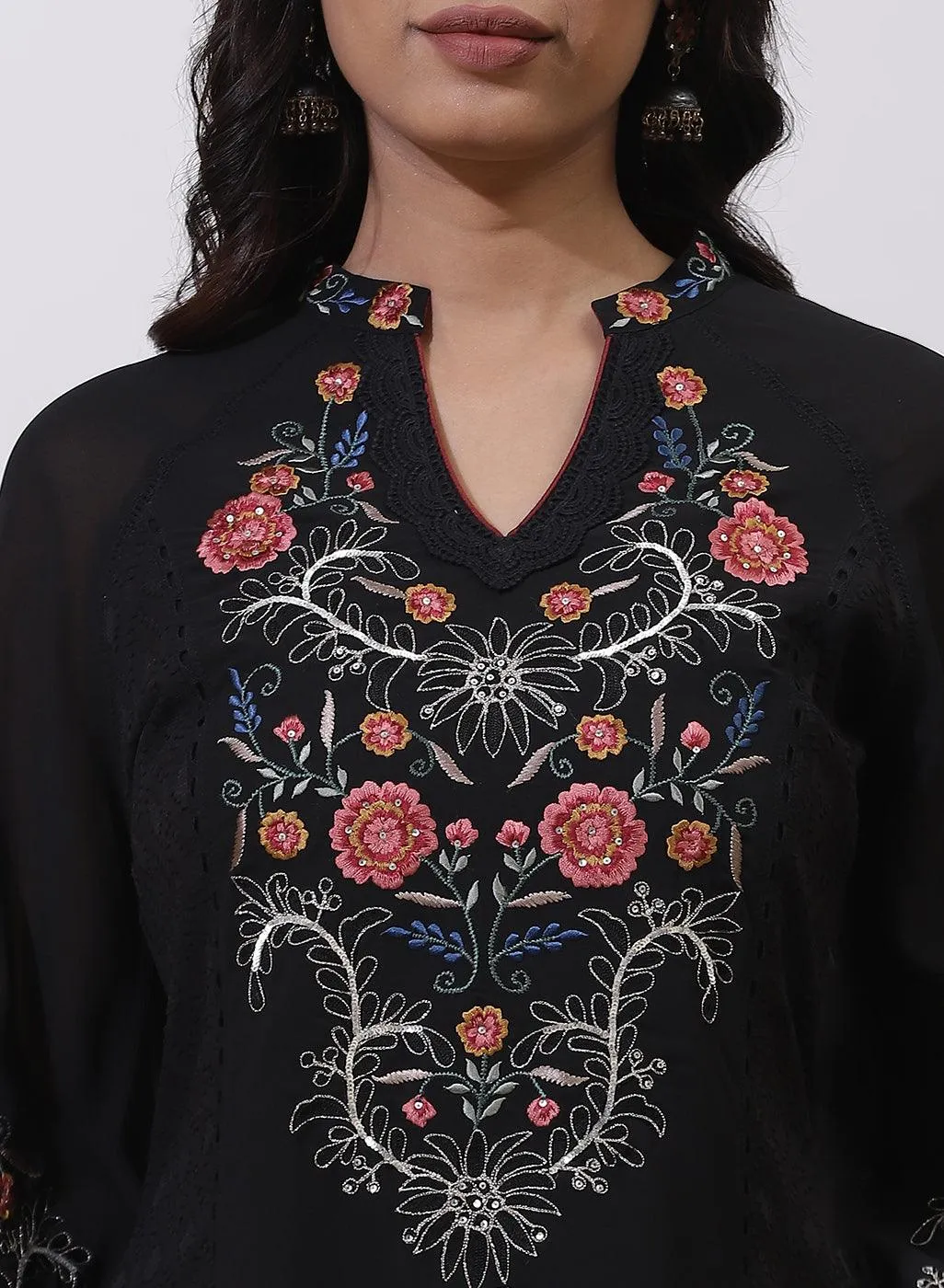 Black Kurta With Intricate Embroidery