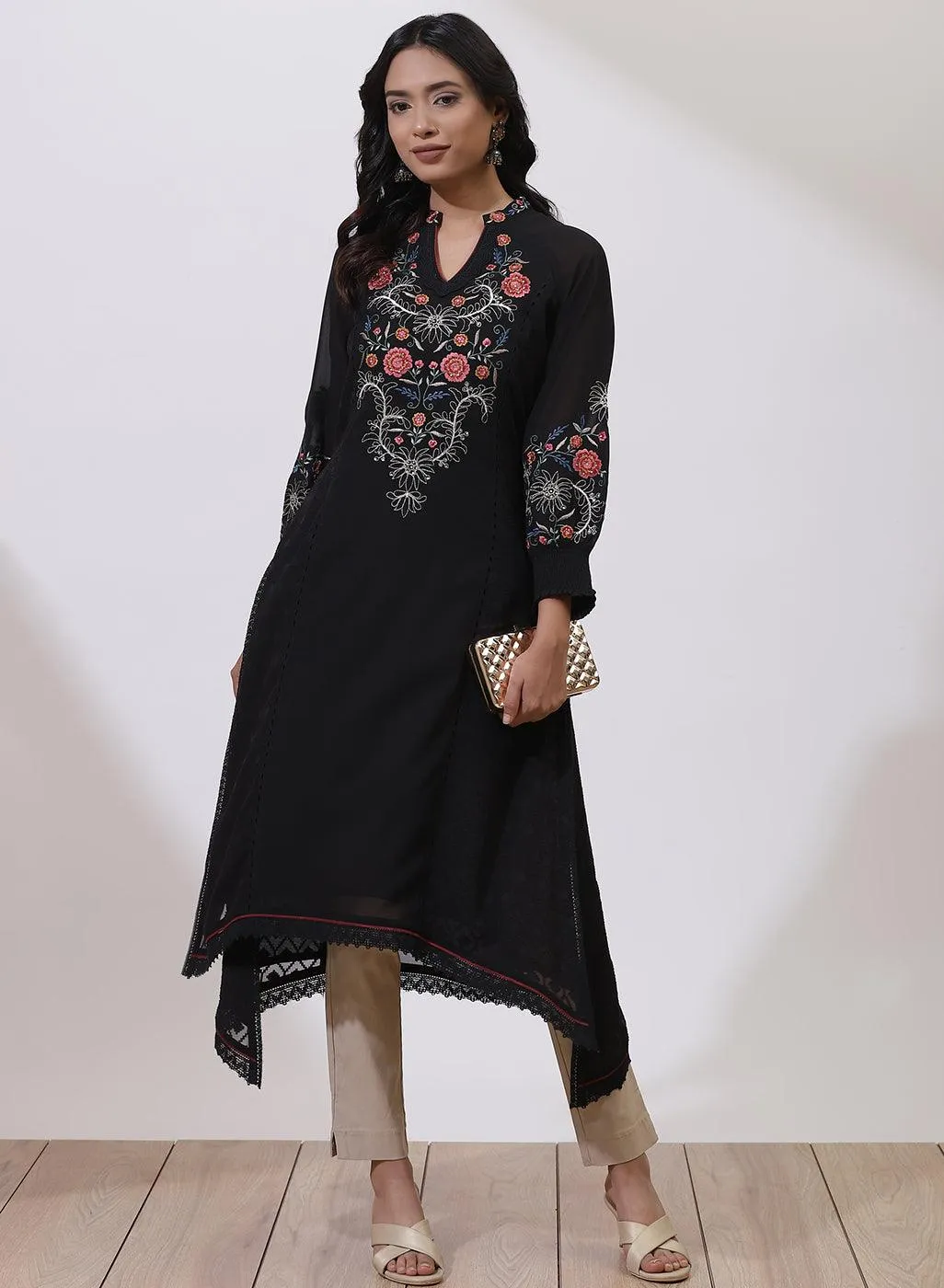 Black Kurta With Intricate Embroidery