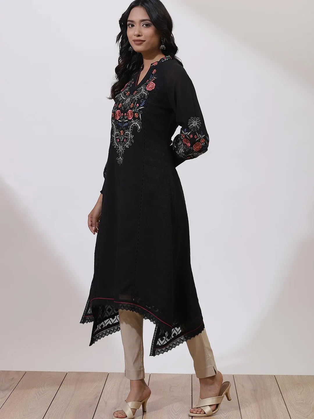 Black Kurta With Intricate Embroidery