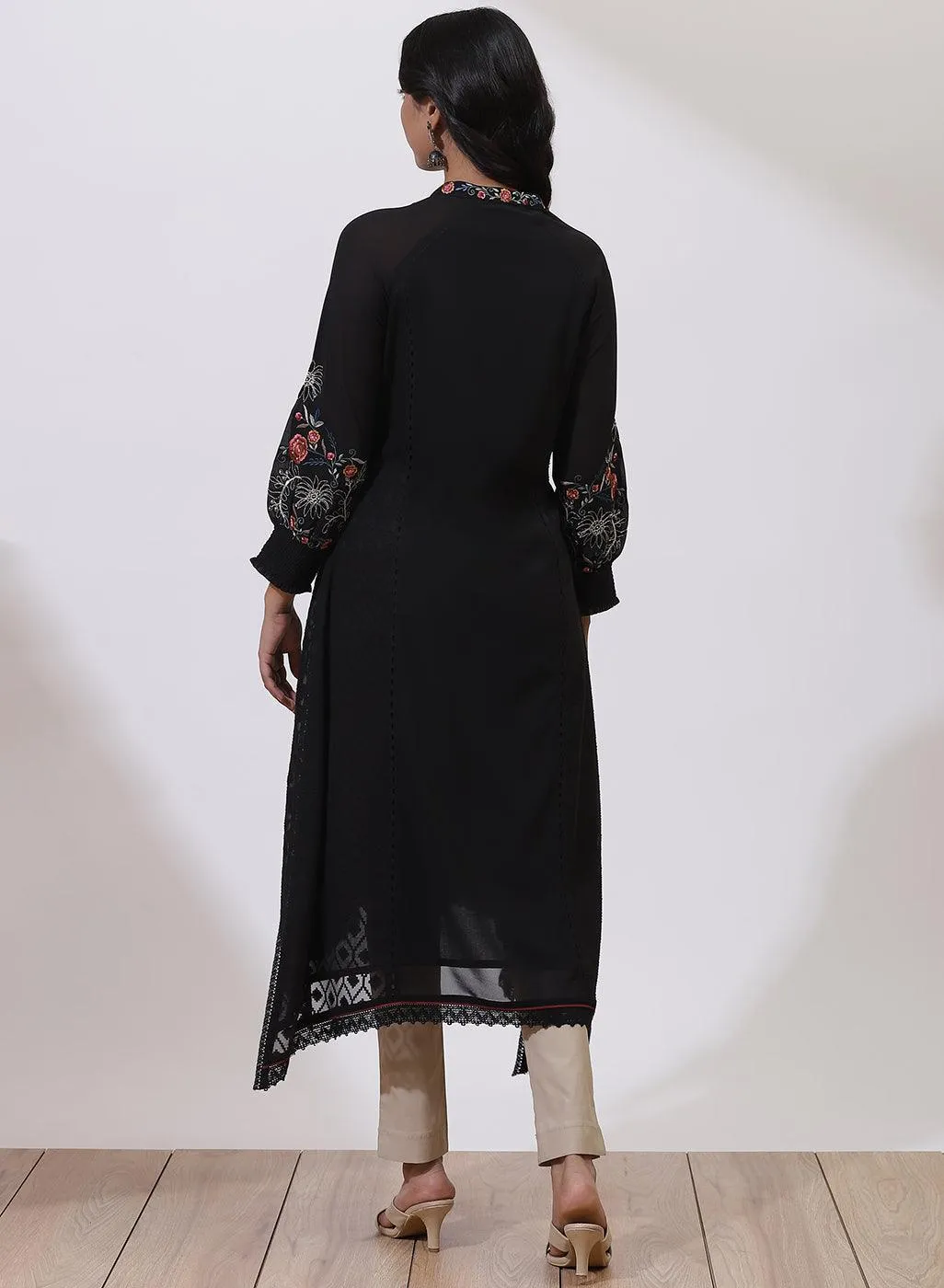 Black Kurta With Intricate Embroidery