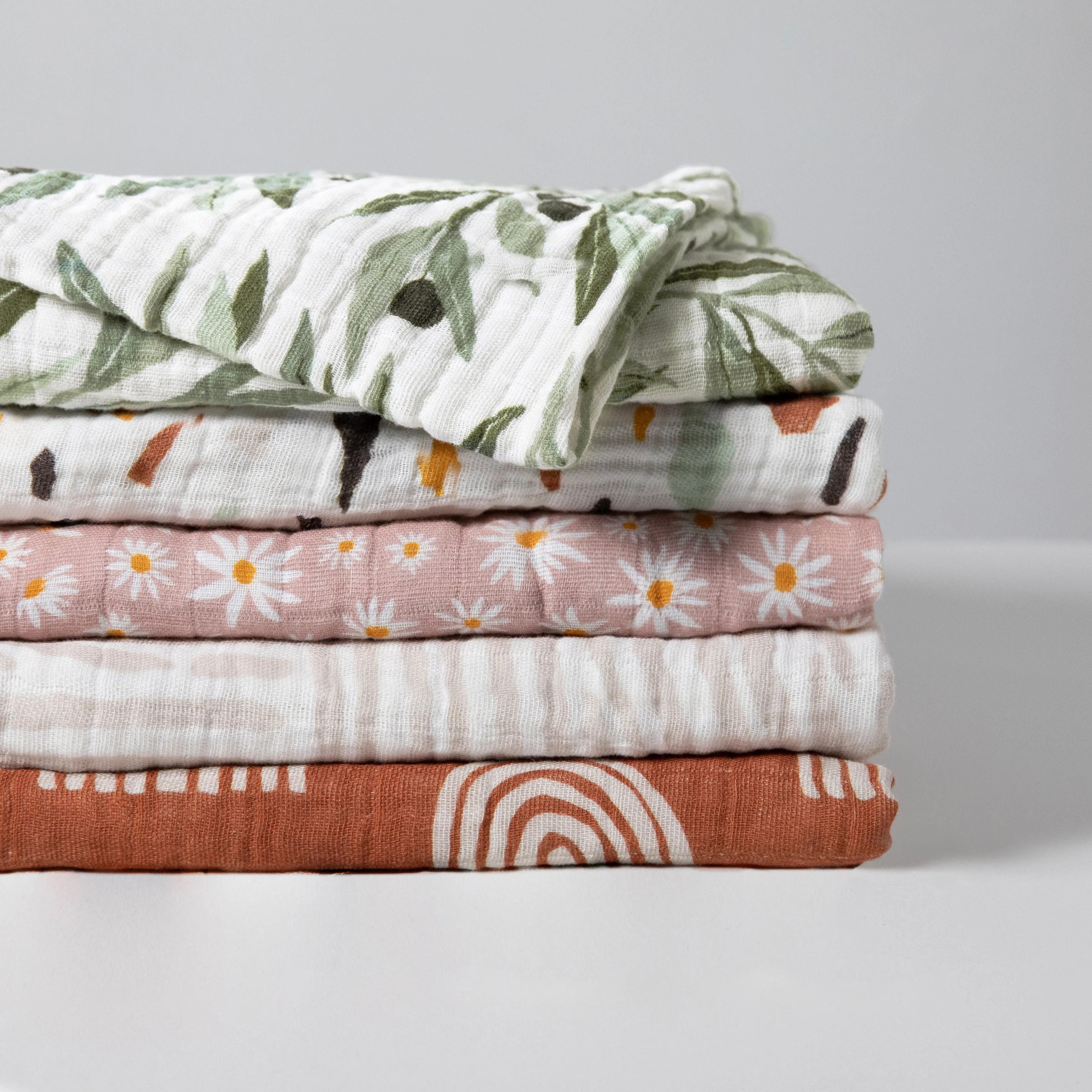 Daisy Swaddle in GOTS Certified Organic Muslin Cotton