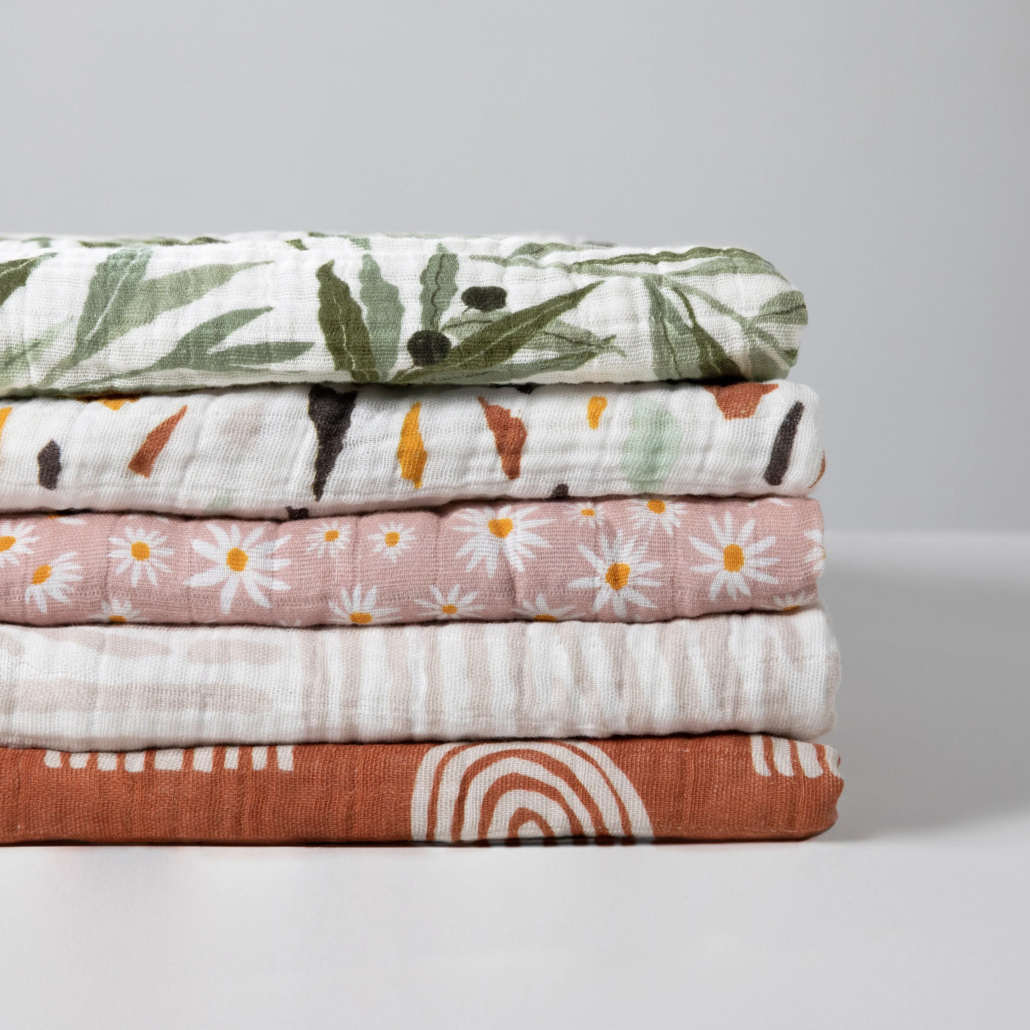 Daisy Swaddle in GOTS Certified Organic Muslin Cotton