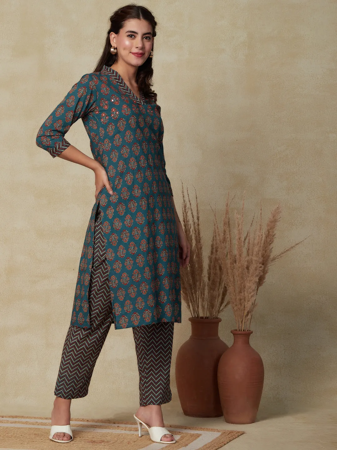 Ethnic Floral & Chevron Printed Straight Fit Kurta with Pant - Teal Blue