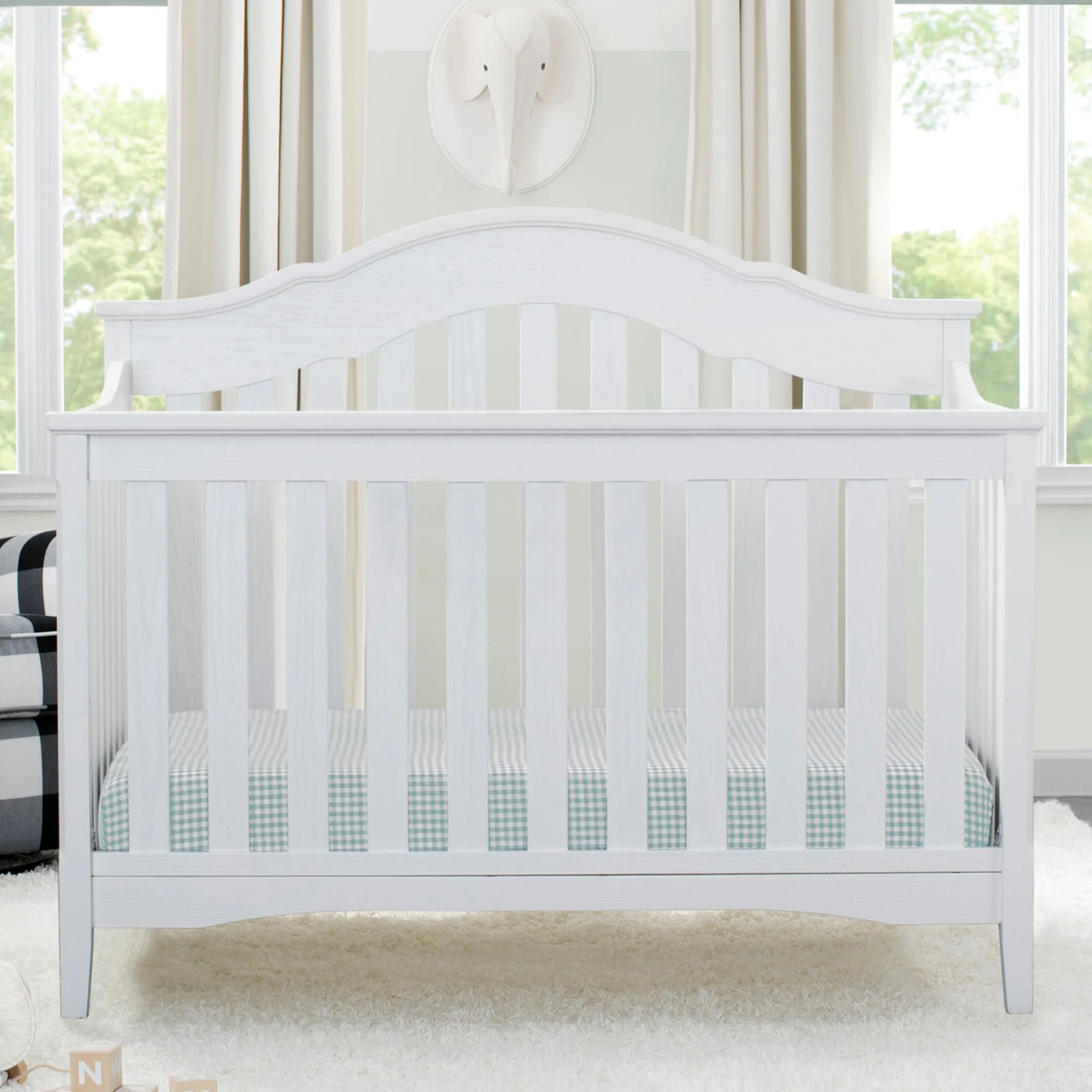 Farmhouse 6-in-1 Convertible Baby Crib