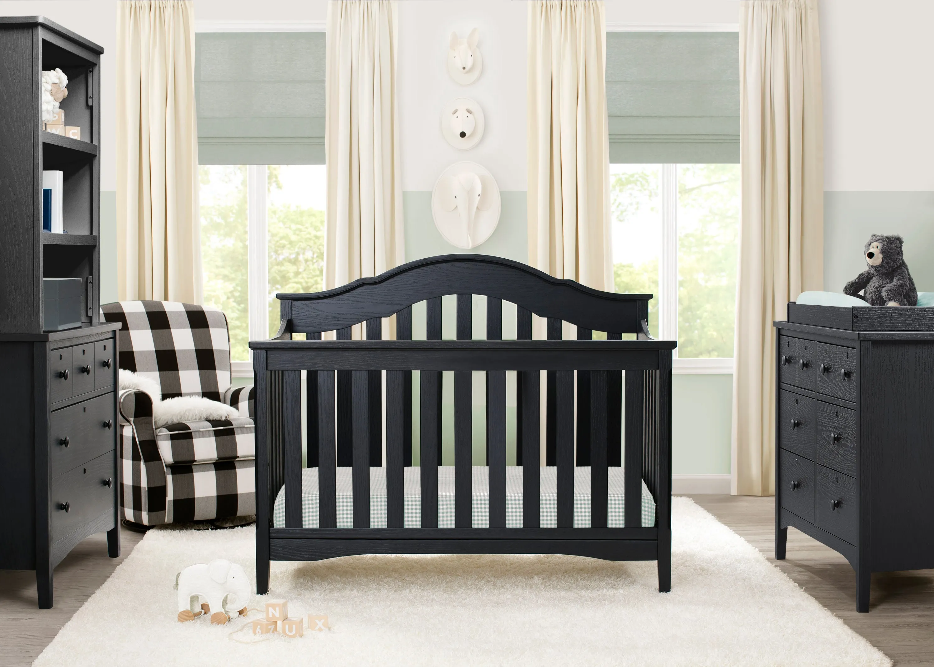 Farmhouse 6-in-1 Convertible Baby Crib