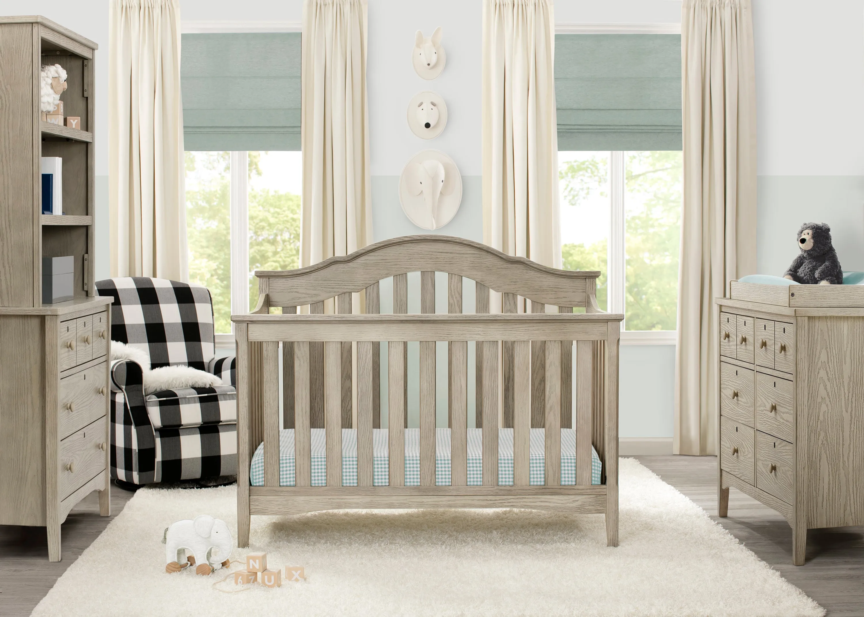 Farmhouse 6-in-1 Convertible Baby Crib