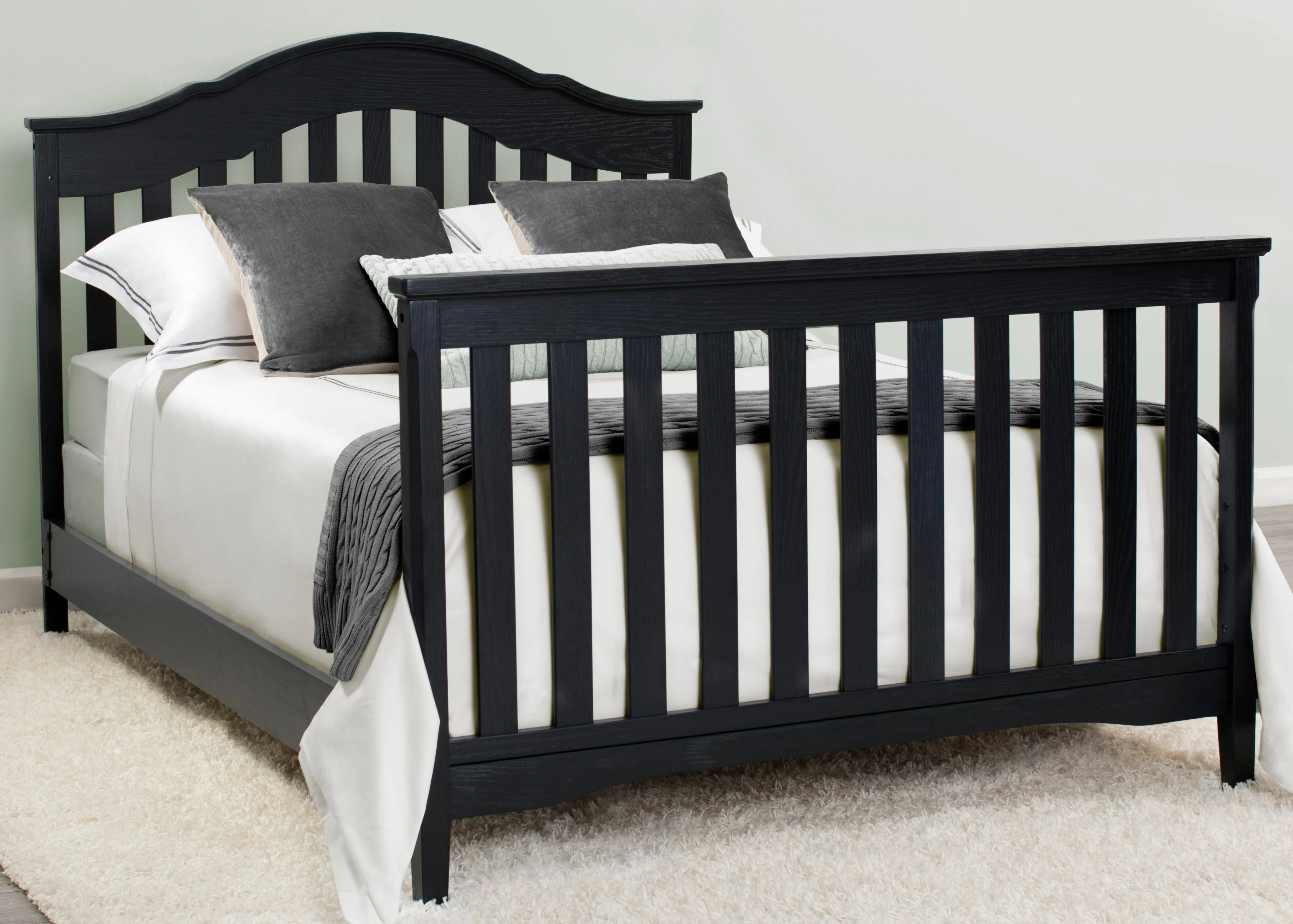 Farmhouse 6-in-1 Convertible Baby Crib