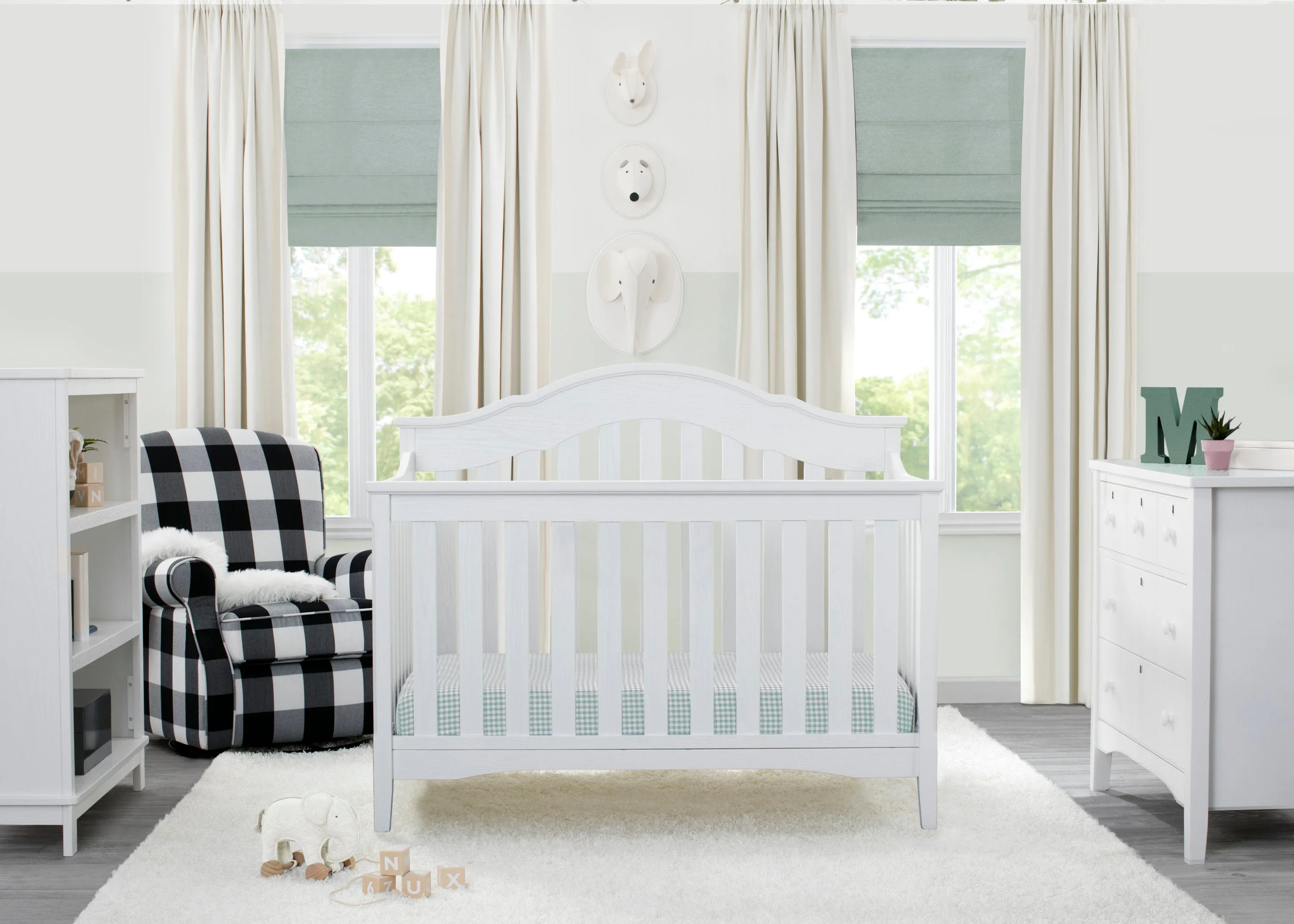 Farmhouse 6-in-1 Convertible Baby Crib