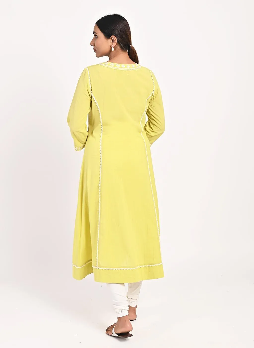 Green Round-neck Embroidered Straight Kurta for Women