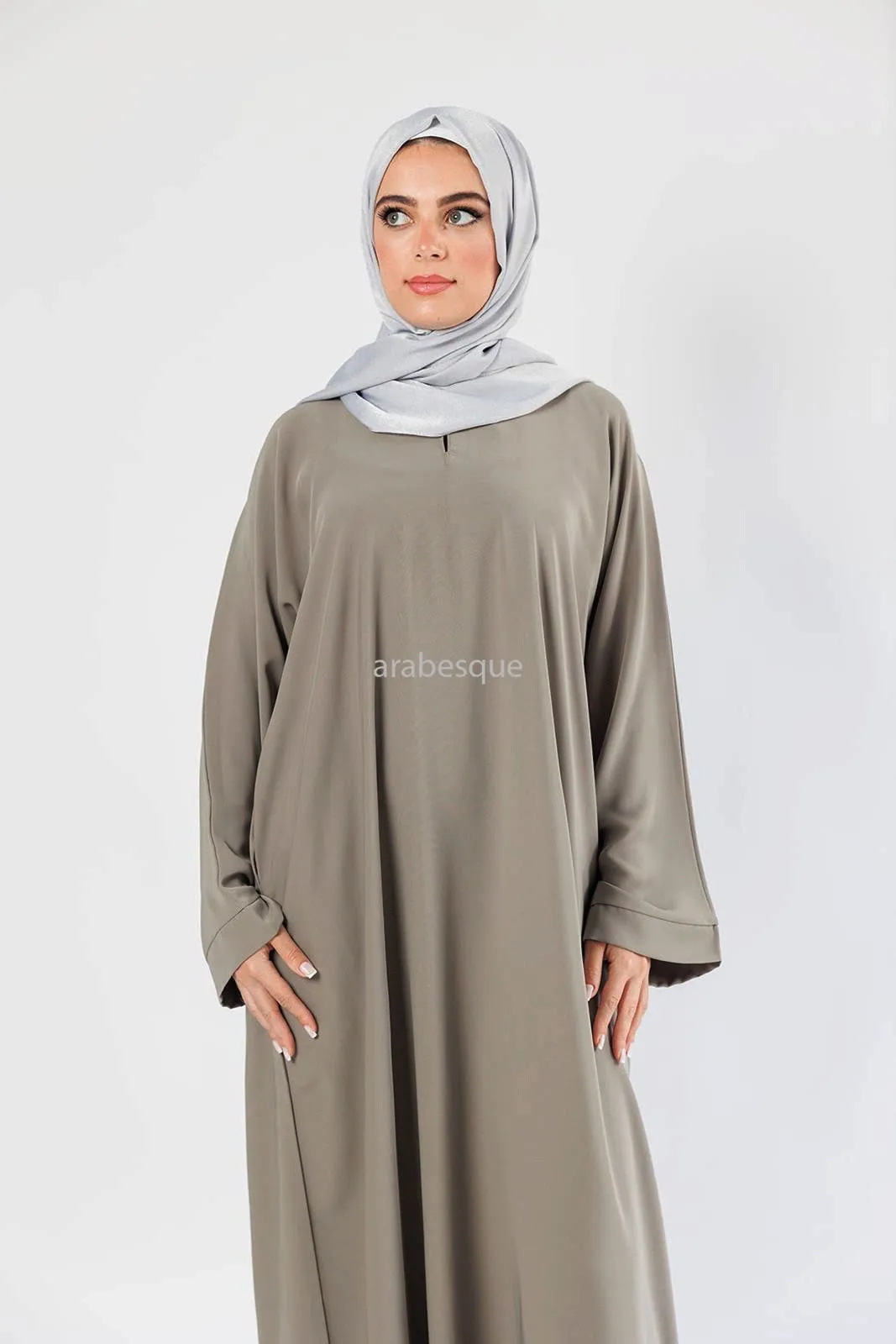 Premium Plain Closed Abaya With Pocket (Wide Sleeves) 13 Colours