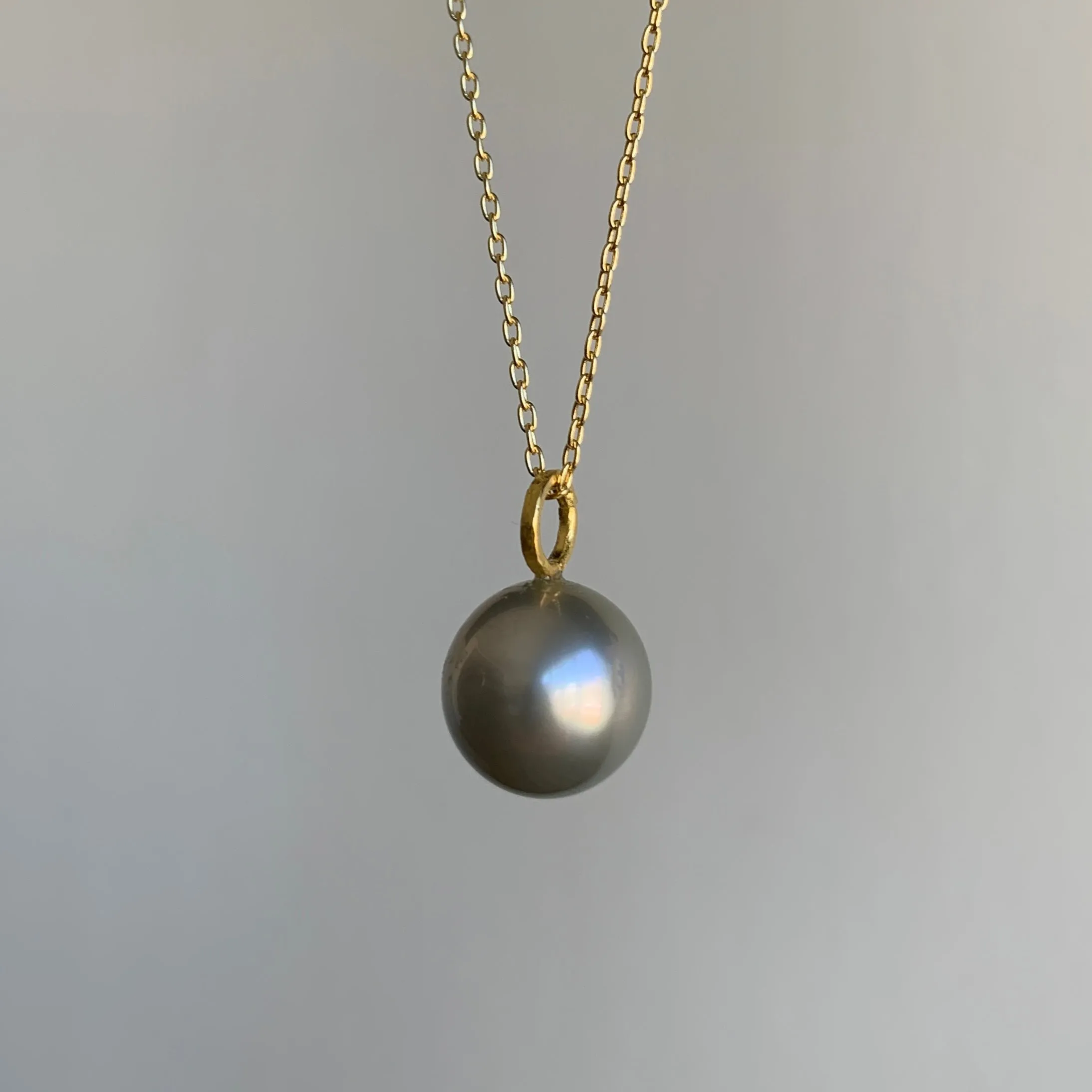 Round Grey Tahitian Pearl Pendant